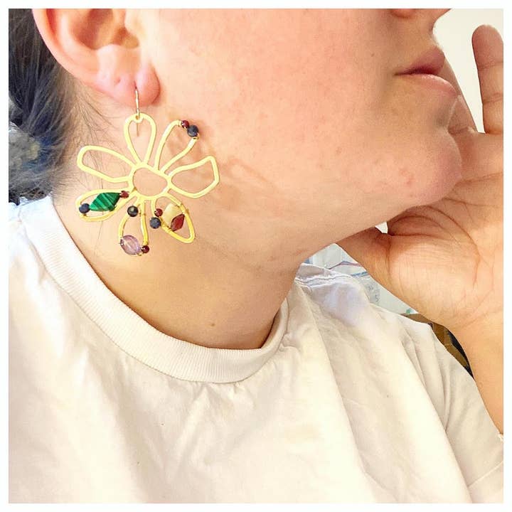 Boucles d'oreilles tendance - Boucles d'oreilles florales printanières - Bijoux uniques pour la vente par Etymology Jewelry