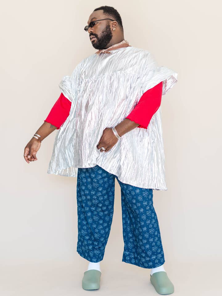 Nettle Studios - Wholesale Sweatshirt - Unisex - Size Inclusive Plus Size Gender Neutral Red Sweatshirt Tee16