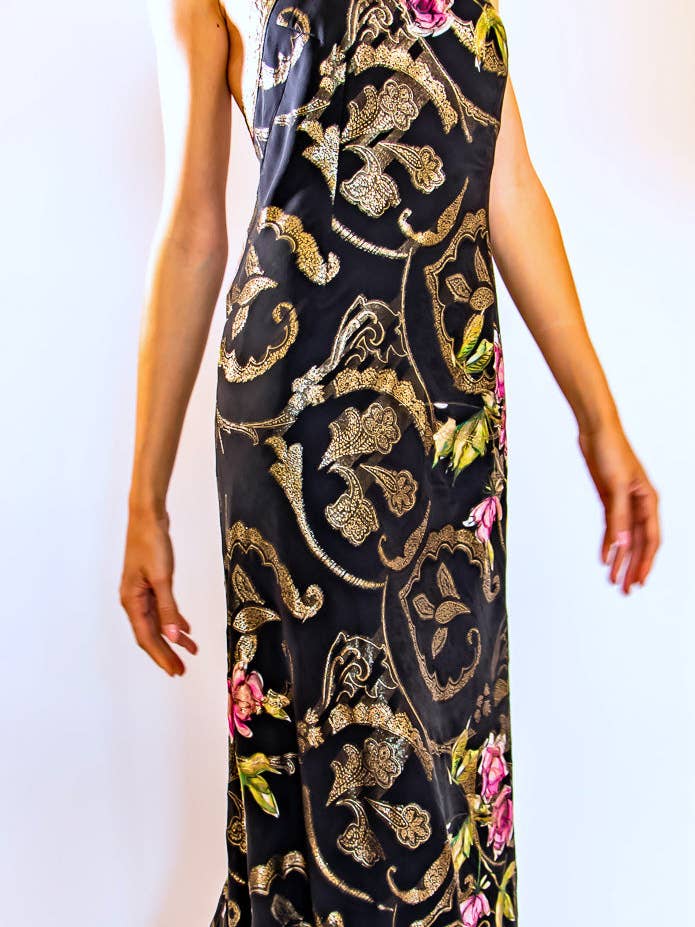 Rose noire IV pour la vente par Trisha Paterson Collection