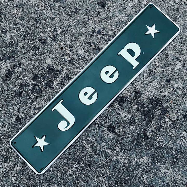 Metallskylt - Jeep® Vintage Stars för wholesale av Detroit Shirt Co.