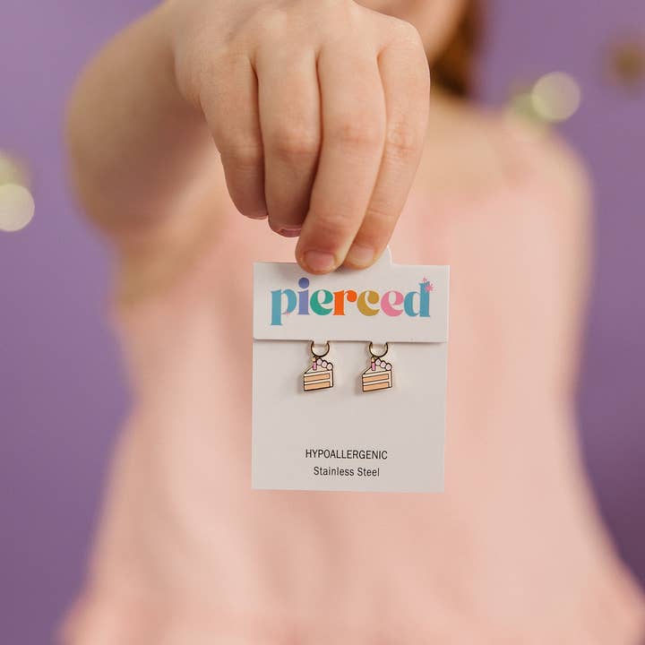 Berlocker i form av tårtbit för wholesale av Pierced Co