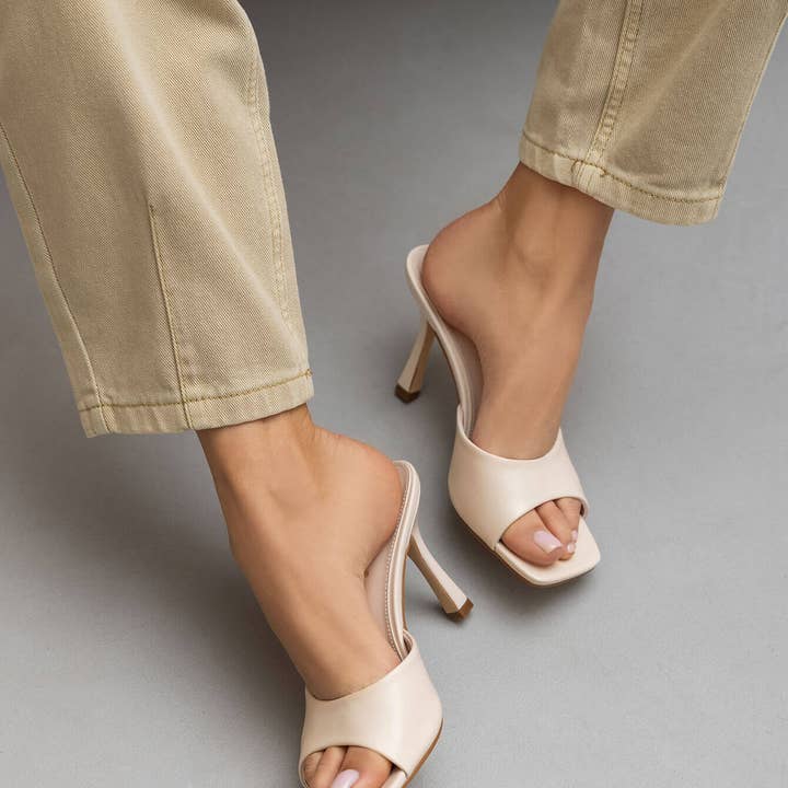 Two thousand eight hundred fifty-nine for wholesale by idealshoes