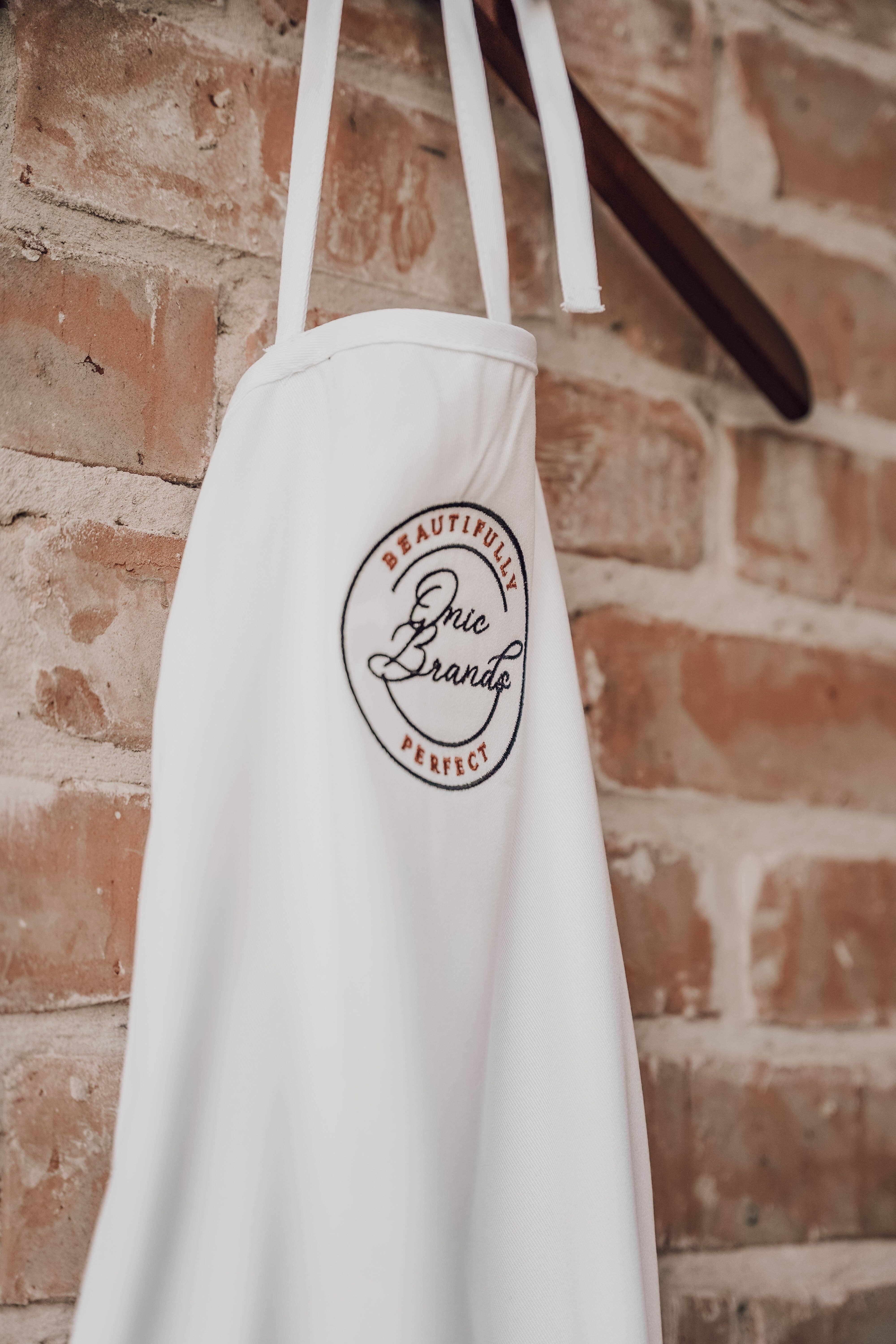 Onic Brands LLC – wholesale Apron – Onic Brands White Apron3