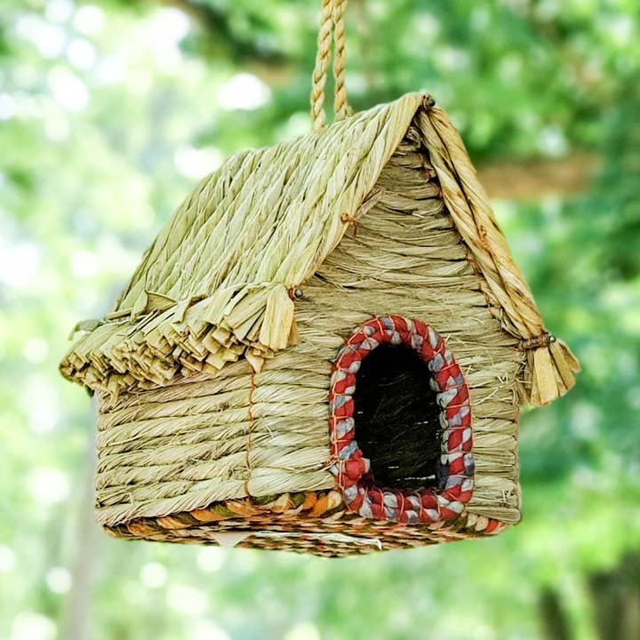 Casa para Pássaros Artesanal em Capim Marinho e Sari - KORISSA por atacado de KORISSA