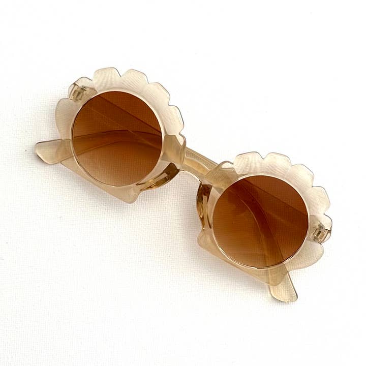Lunettes de soleil sirène coquillage pour fille sable pour la vente par iconic mi