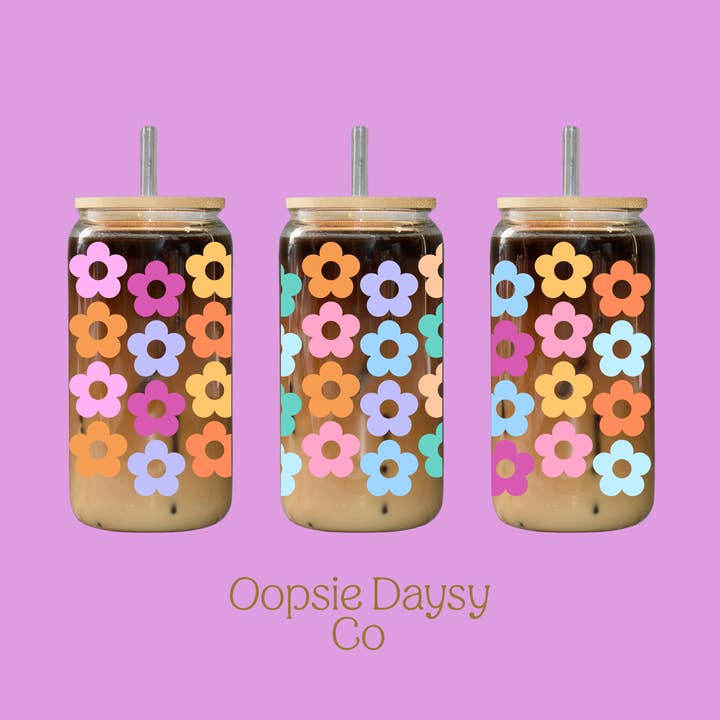 Forårs farverige tusindfryd glaskop for engroshandel hos Oopsie Daysy Co