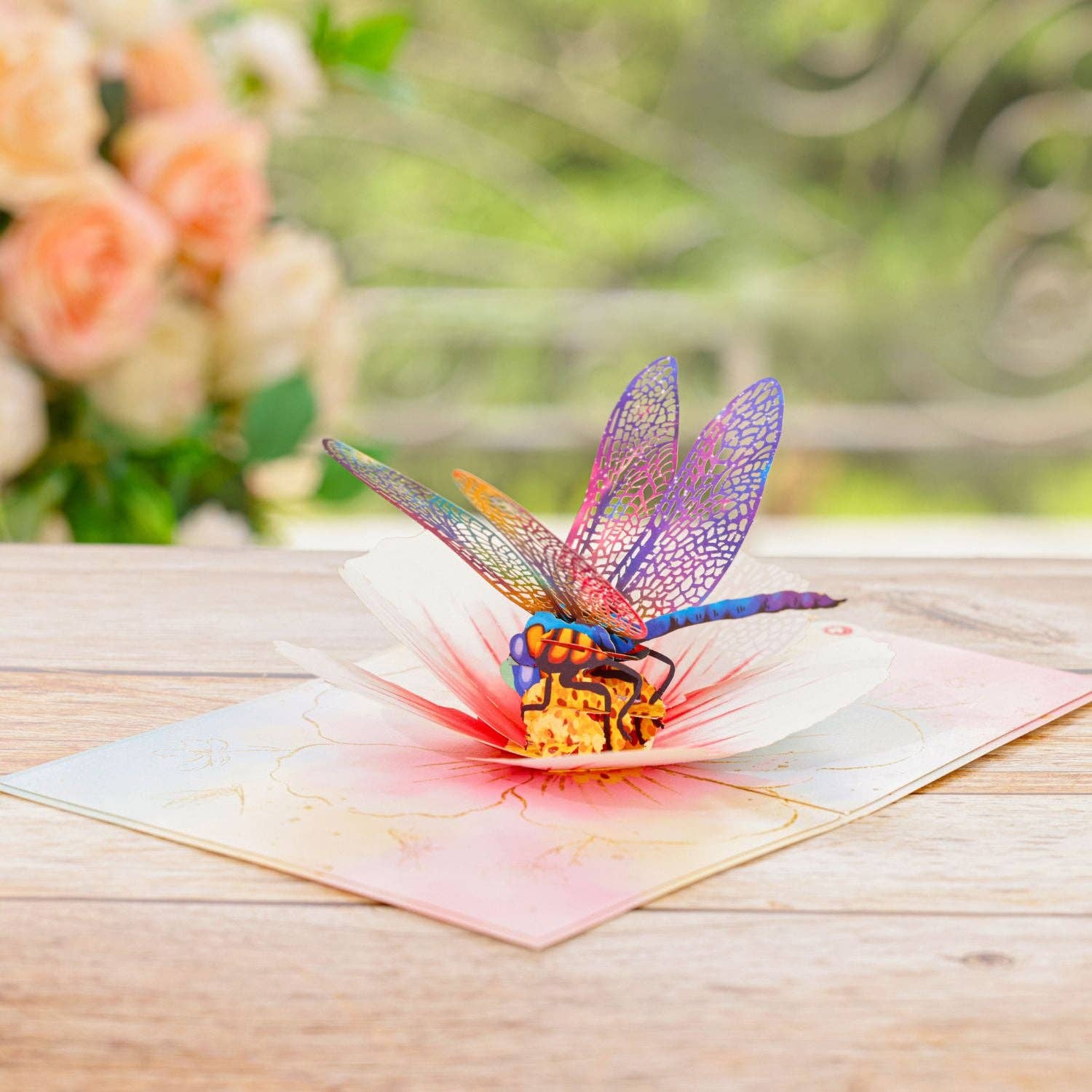 Unipop Cards, LLC - Venta al por mayor Tarjetas del Día de la Madre - Tarjeta desplegable con forma de libélula y flor, tarjeta desplegable para el Día de la Madre1