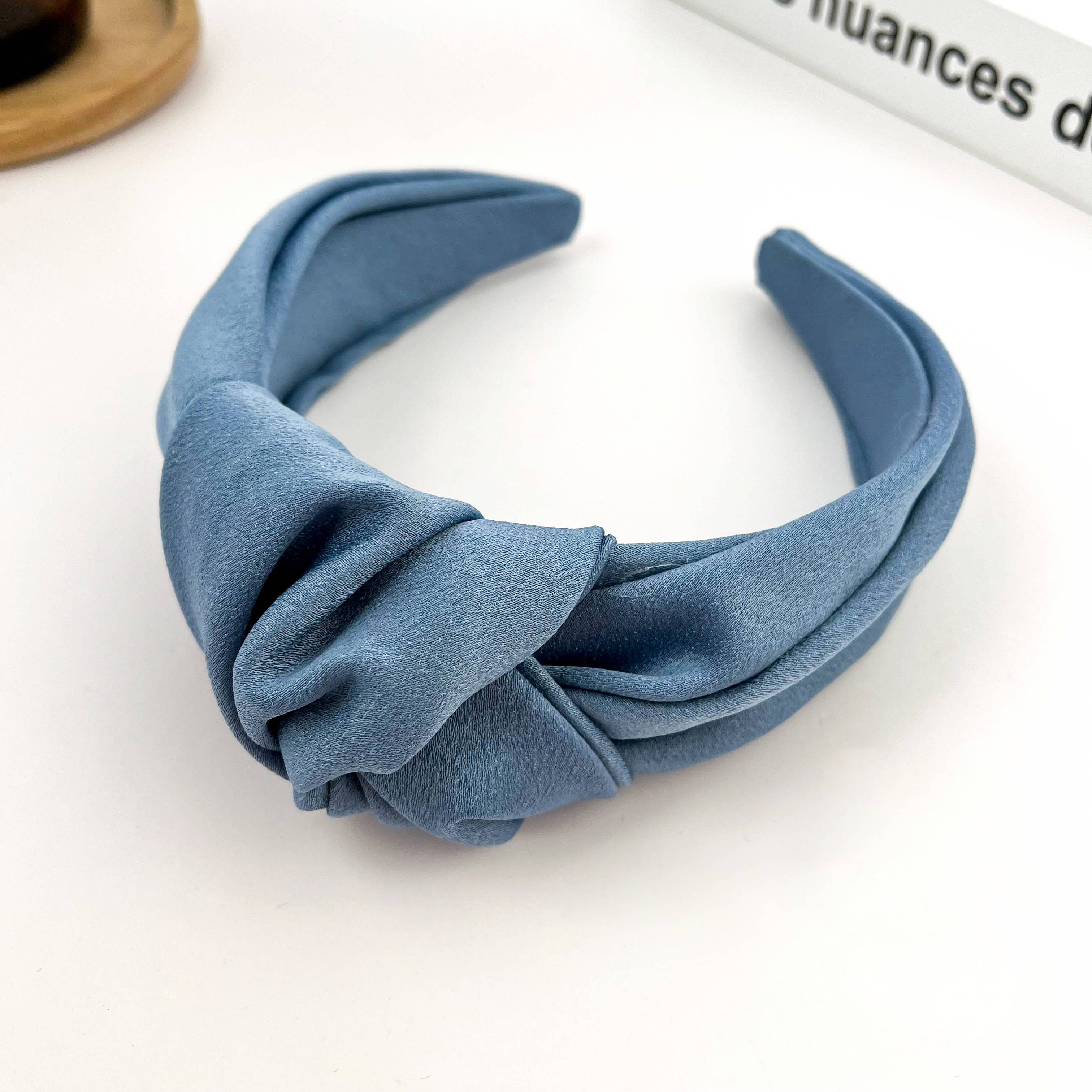 TheDivaSoap – Großhandel Fashion-Stirnband – Damen – Haarreif aus festem Satin mit Knoten, elegantes Haaraccessoire1