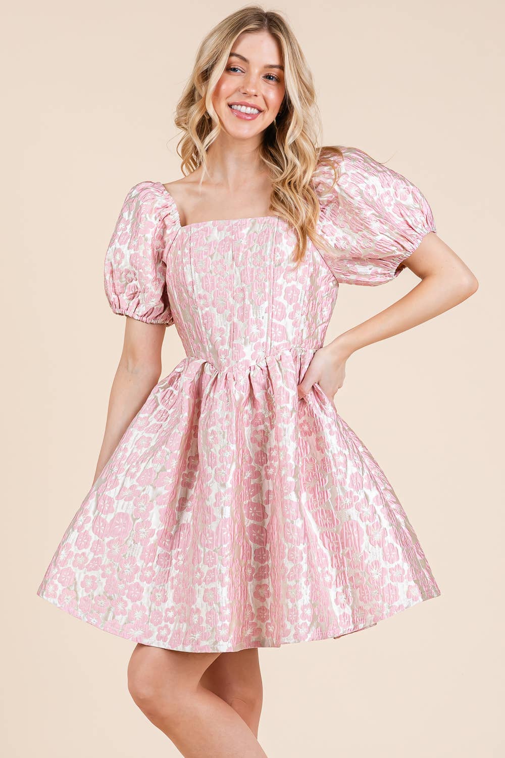 GeeGee x Lovelo – Großhandel Kleid – Damen – Jacquard-Minikleid mit Blumenmuster, MD5150316