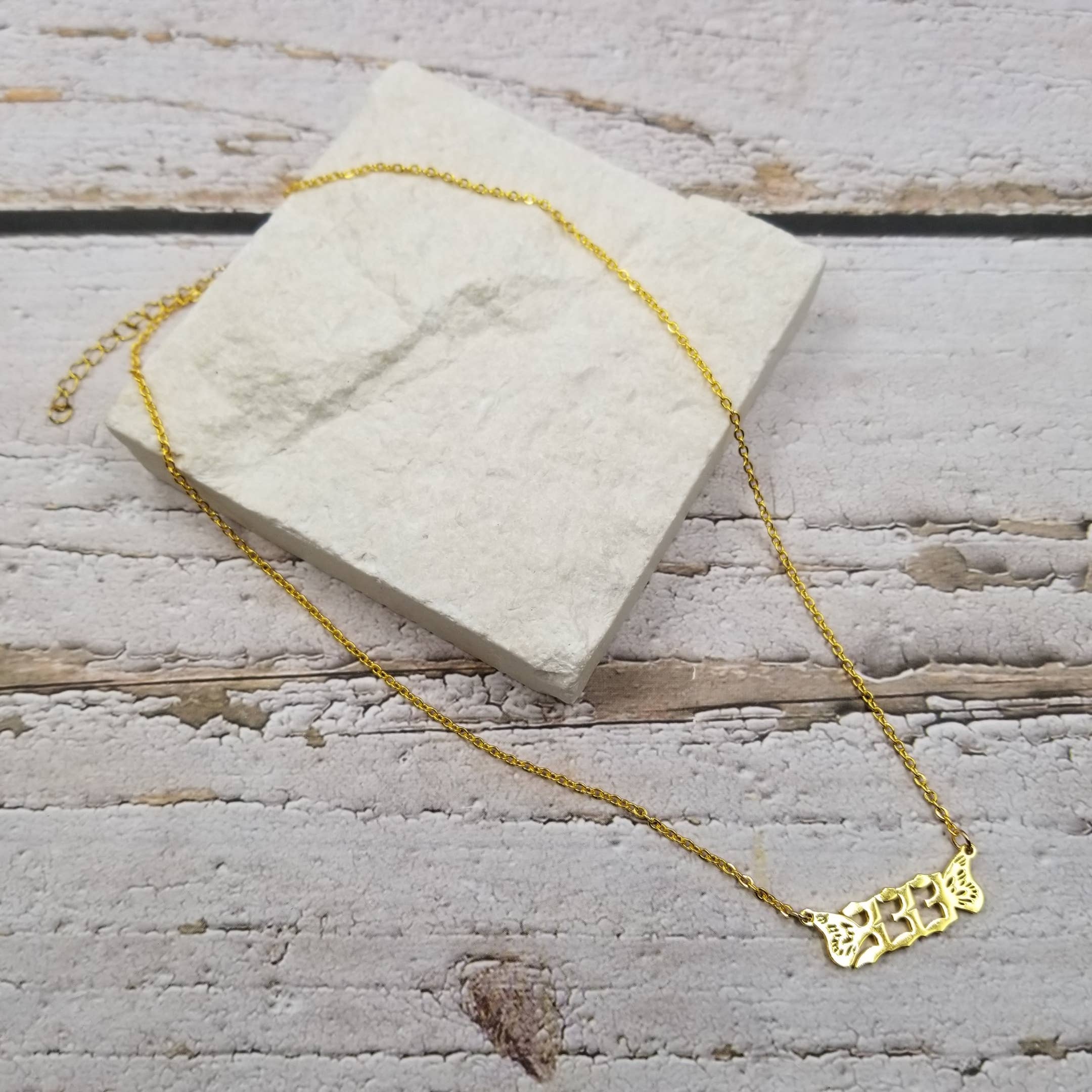 Treasure Wholesale – Colar pingente/pendente por atacado – Colar de Bênção com Número de Asas de Anjo10