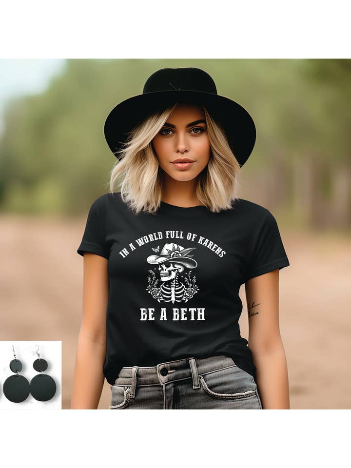 Southern Attitude Designs Inc – T-shirt gráfica - Unissexo por atacado – Camiseta Gráfica Unissexo Preta de Algodão "Be A Beth"