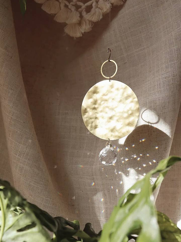 Mini hammered disc lightcatcher for wholesale by Peppy Sun