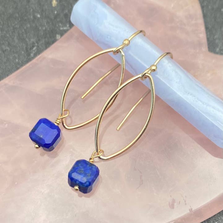 Arete de marquesa con lapislázuli con relleno de oro de 14 k para venta al por mayor de Elizabeth Jewelry