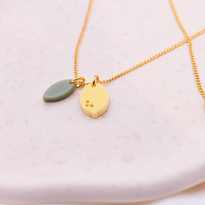 Tilda&Theo - Wholesale Pendant/Charm Necklace - Lemon acrylic necklace - 18k gold plated lightweight fruit chain3