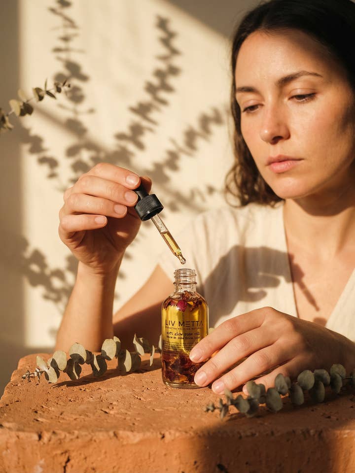 Soft Glow Face Oil - Rose for wholesale by Liv Metta