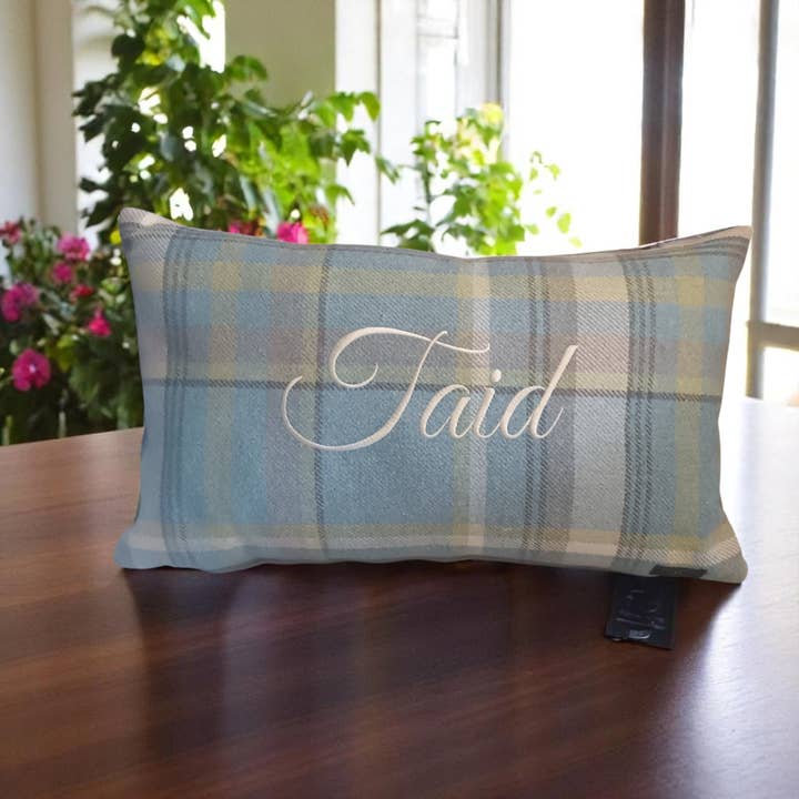 Taid Wool touch personliga broderade kuddar för wholesale av Moose & Co