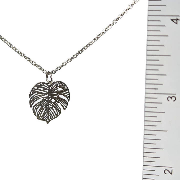 Stylish Jewelry Supply – wholesale Pendant/charm necklace – Silver Hollow Delicate Filigree Monstera Leaf Necklace1