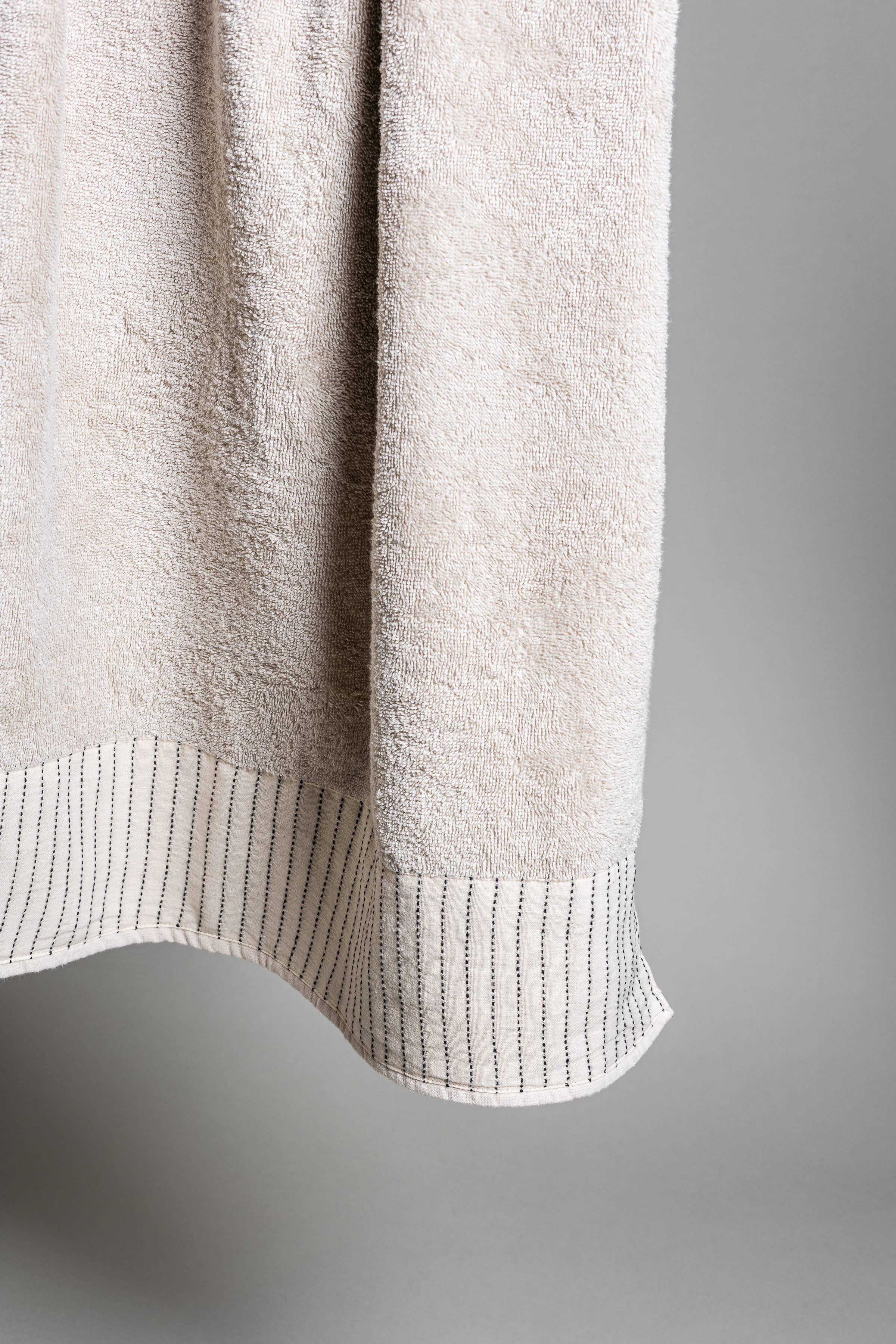 FEELUM homelinen by David Home srl - Vente Serviettes de bain - Ensemble de salle de bain PREVIEW en coton 100 %, fabriqué en Italie6