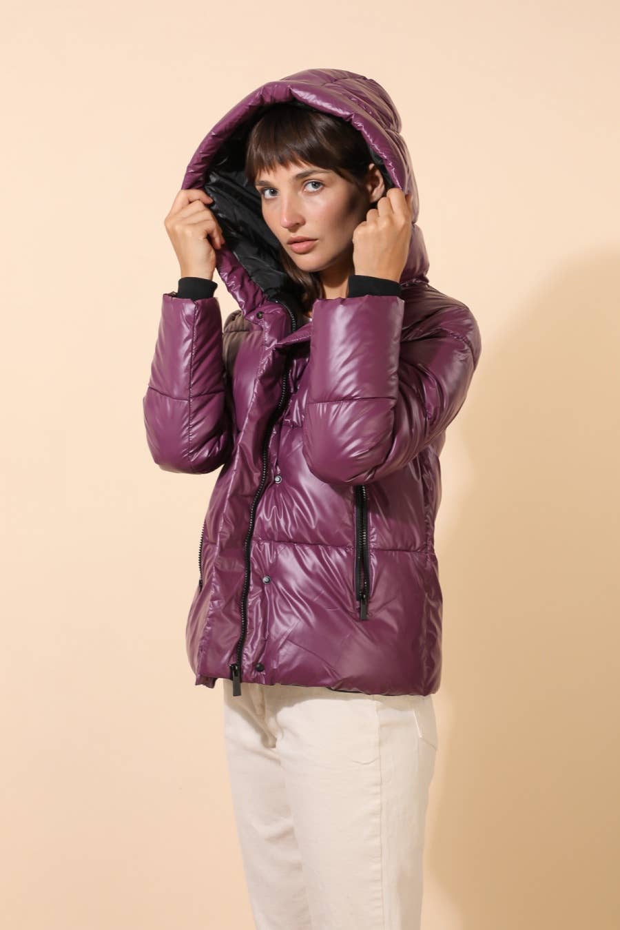 Attrait Paris - Vente Doudoune – femme - Doudoune courte matelassée à capuche bord cotes métallisée8