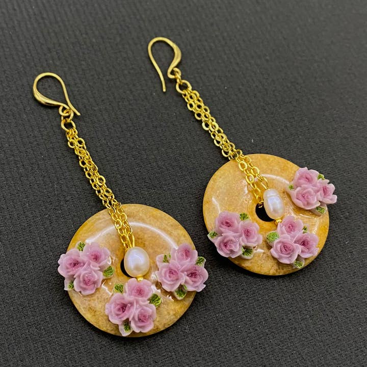 Orecchini Pendenti Chrismatite Fiore Smalto Perla Vintage - CS per la vendita all'ingrosso da parte di Mio Queena