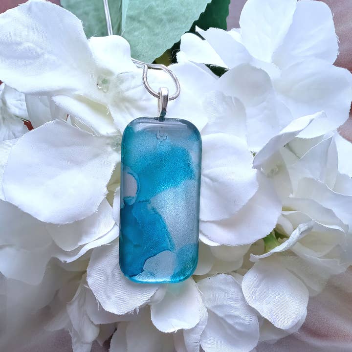 Collision entre Neptune et Mercure, pendentif en verre et collier pour la vente par Studio 1153