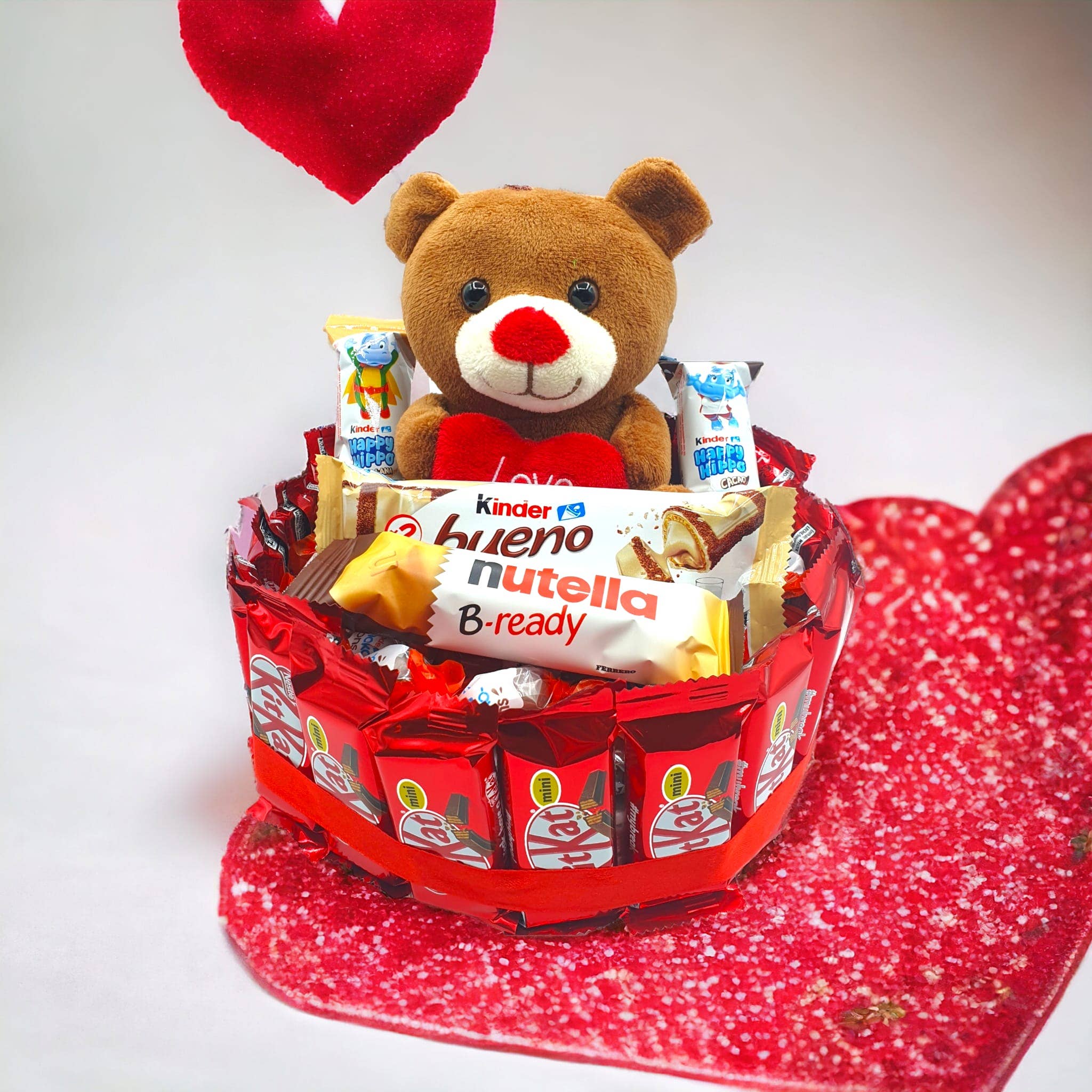 IAMI - Vendita all'ingrosso Confezioni di cioccolatini - Torta al cioccolato Kit Kat con orsacchiotto LOVE - San Valentino2