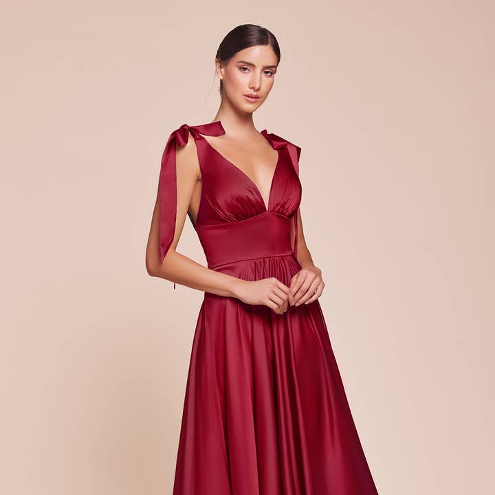 Ladivine by Cinderella Divine – wholesale Dress – Women's – TEA LENGTH SATIN A-LINE DRESS
0