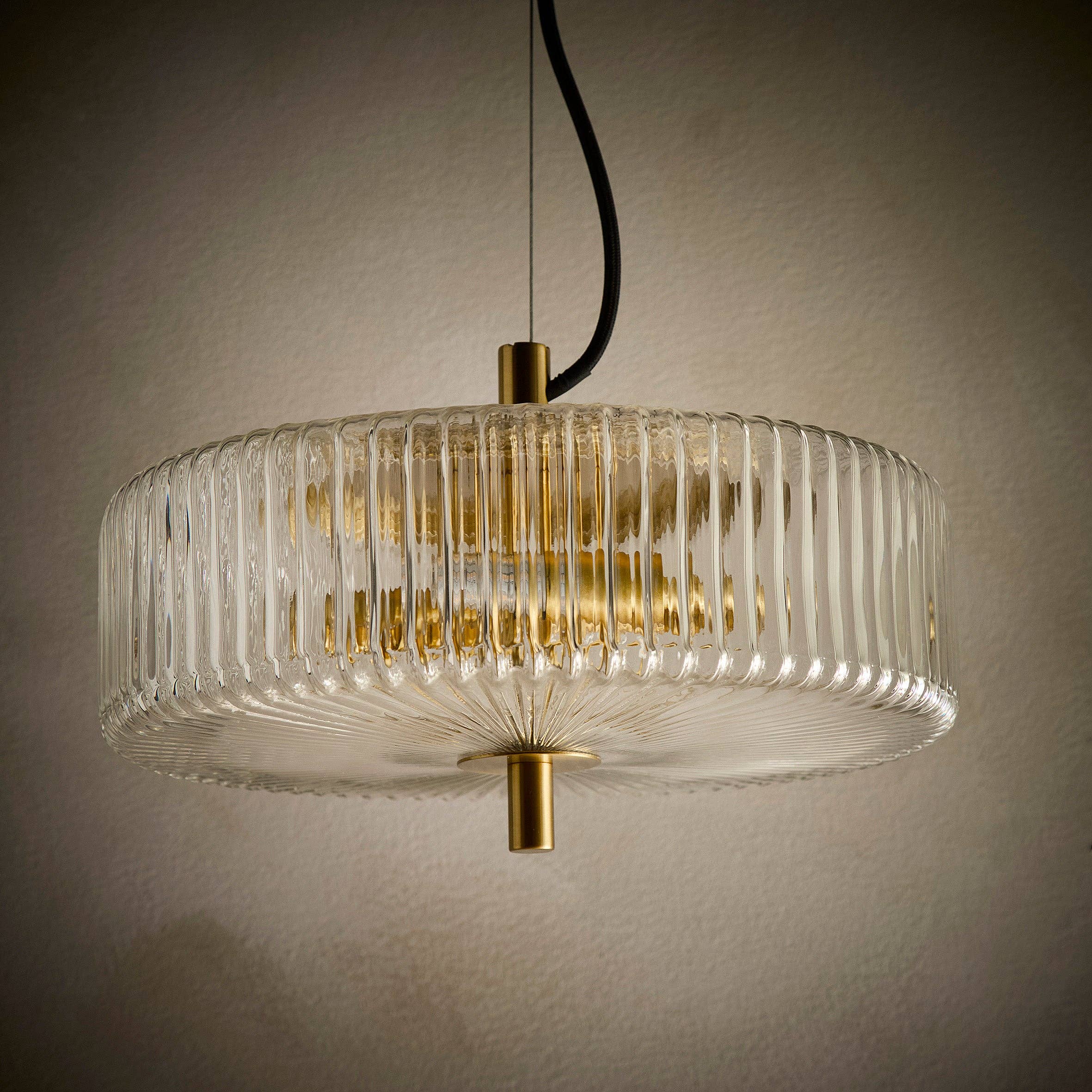 K LIVING - Wholesale Accent/Desk Lamp - 2 Light Clear Ribbed Glass Collection including Table lamp, Floor Lamp or Ceiling Pendant in a Brass finish8