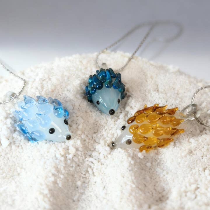 Igel-Halskette: Handgefertigter Glasschmuck für den Großhandel von RISATO