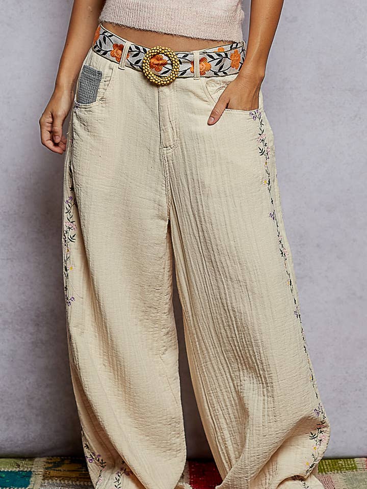 Pantalon tissé en double gaze avec détail en dentelle contrastante pour la vente par Pol Clothing