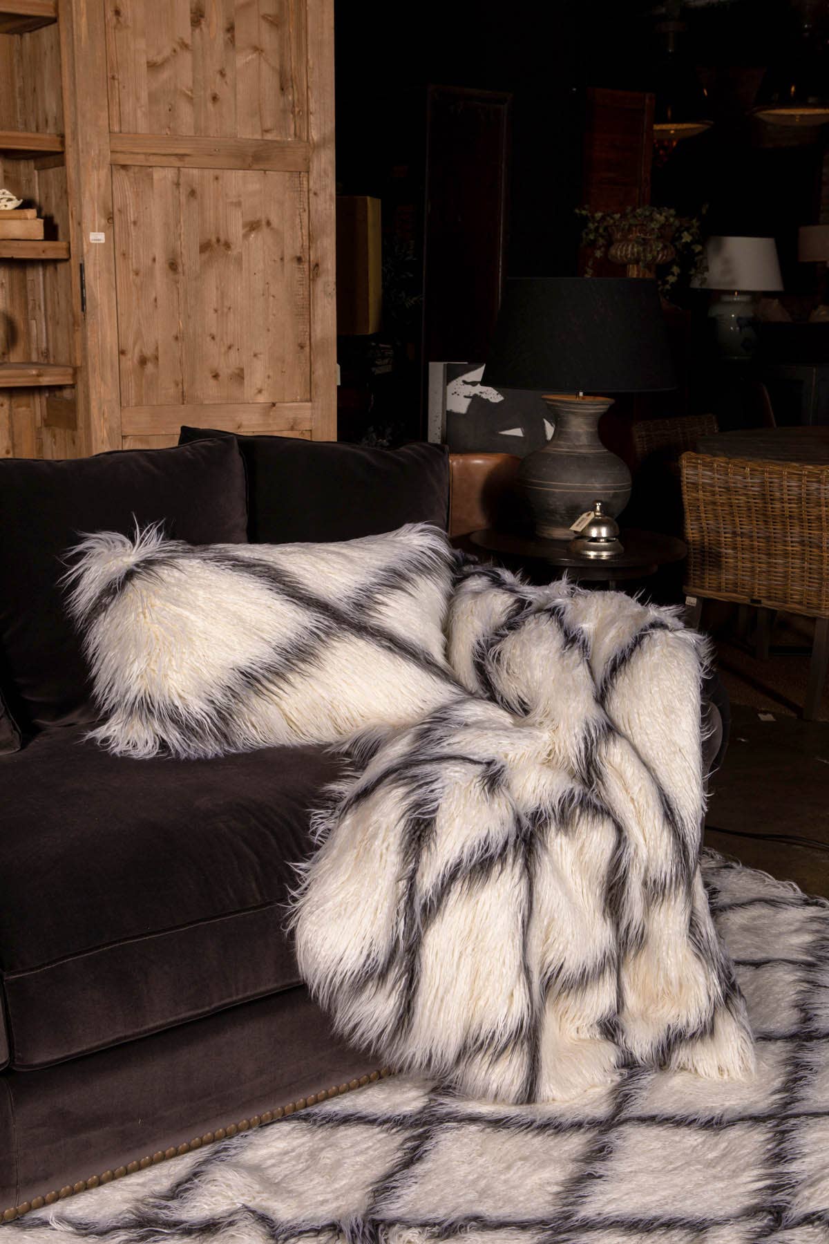 The Eurobaby Company - Wholesale Area Rug - LUZIO Diamond Tibet Vegan Faux Fur Rug 27.5x47.23