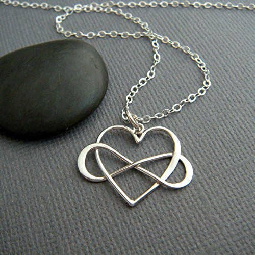 A Charmed Impression – Großhandel Kette mit Anhänger/Charm – Geschenke für Stieftochter von Stiefmutter und Stiefvater • Halskette aus Sterlingsilber • Halskette mit unendlicher Liebe als Andenken • Geburtstagsgeschenke für Tochter von Mama und Papa • Stieftochter-Halskette • Weihnachtsgeschenke für Damen und Teenager1
