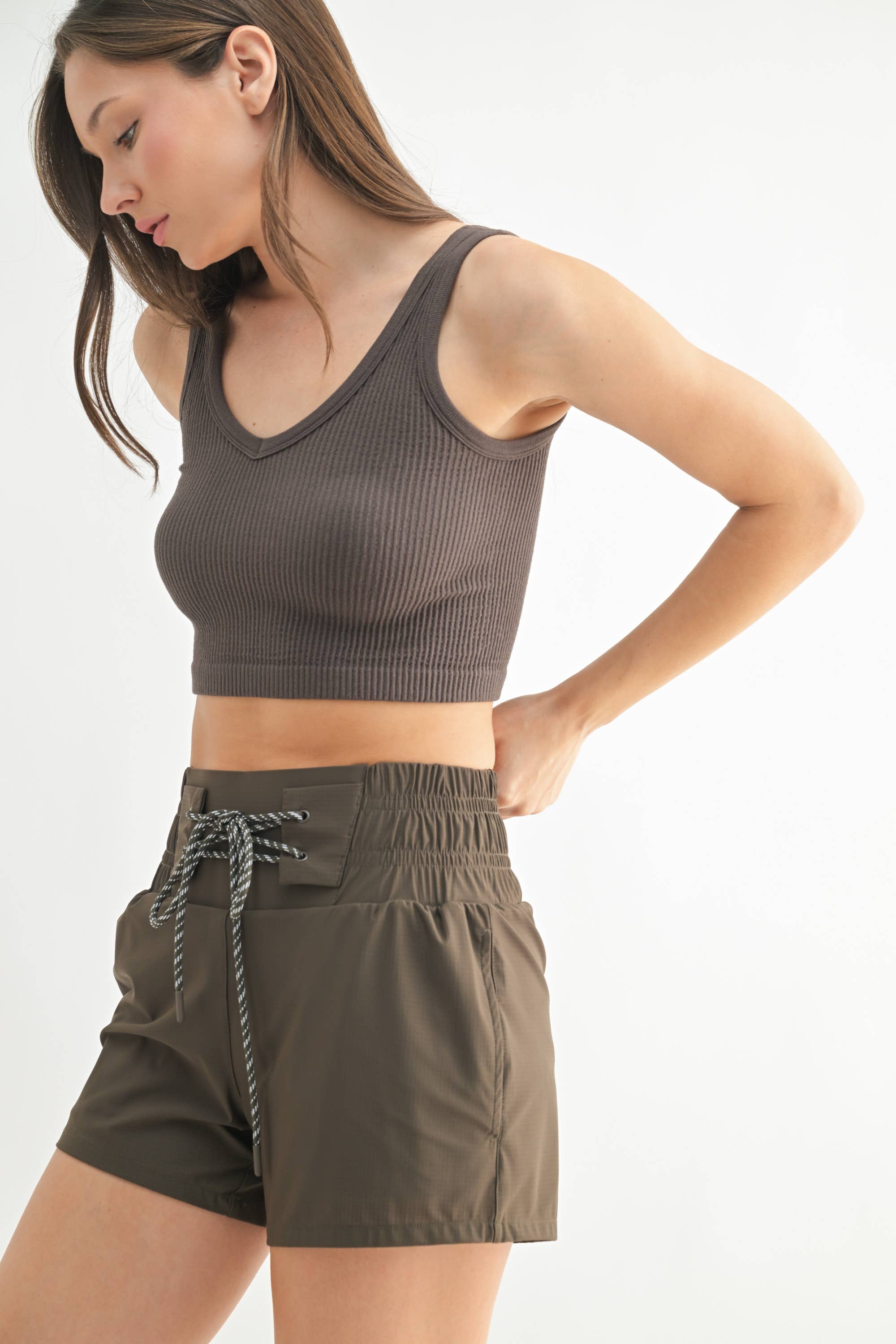 Mono B - Wholesale Tanktop - Dames - Geribbelde naadloze cropped tanktop25