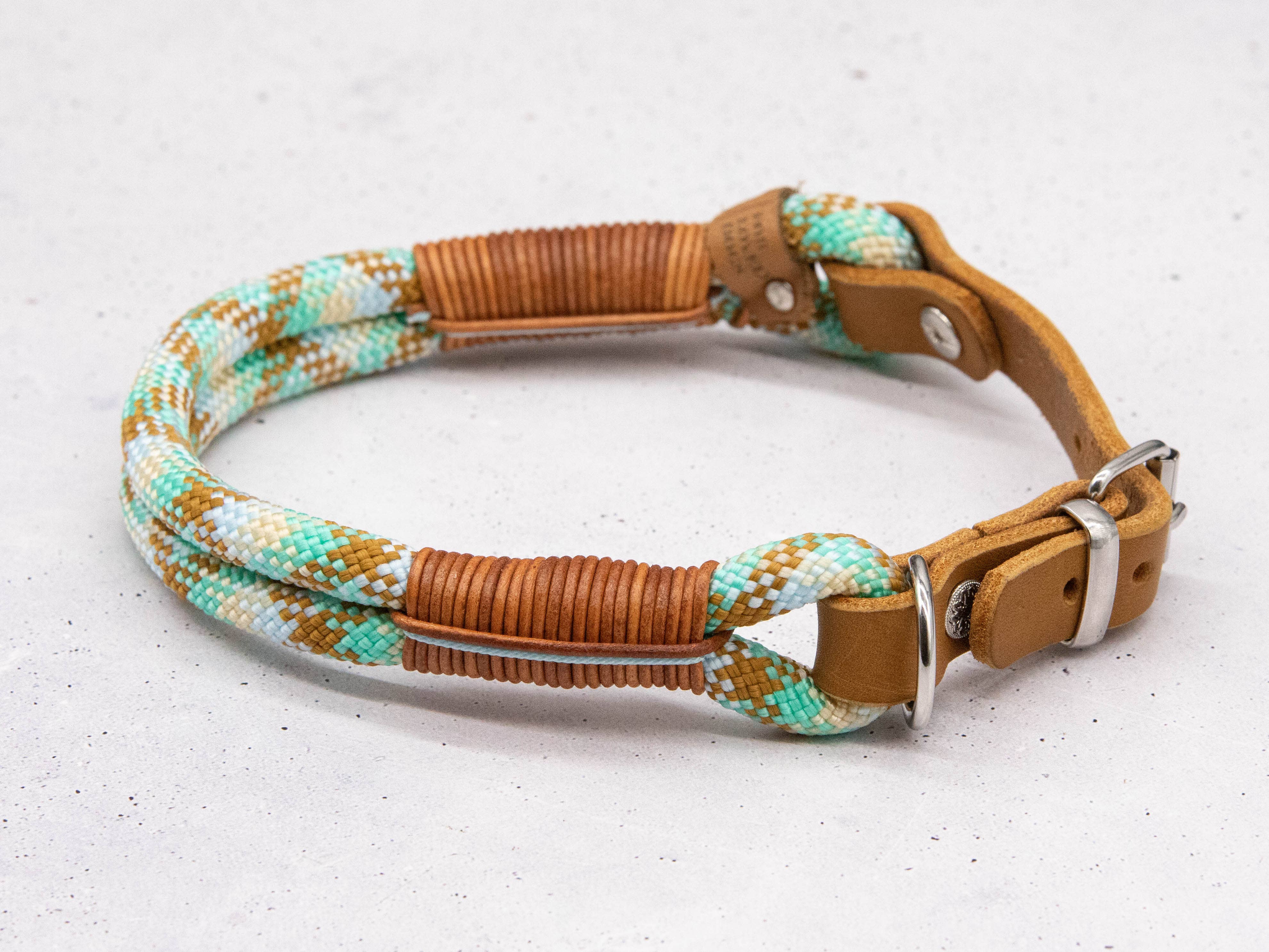 FOR LOVELY DOGS / Linda Jansen – Großhandel Haustierhalsband – Hund – Tau-Halsband Diamant Green Leather2