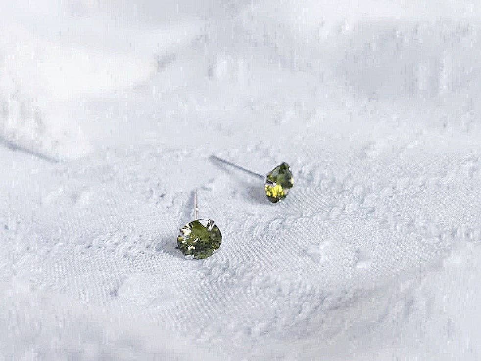 SYMBOLOGY JEWELLERY - Wholesale Stud/Post Earrings - August Birthstone: Light Green Swarovski Crystal Studs1