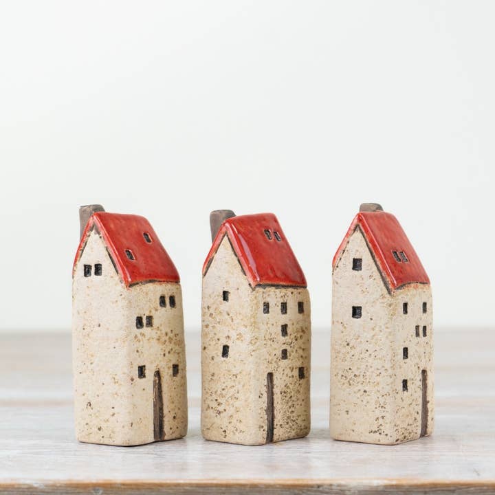 Red & Natural LED Houses 3/a for wholesale by Gainsborough Giftware x Portland Living