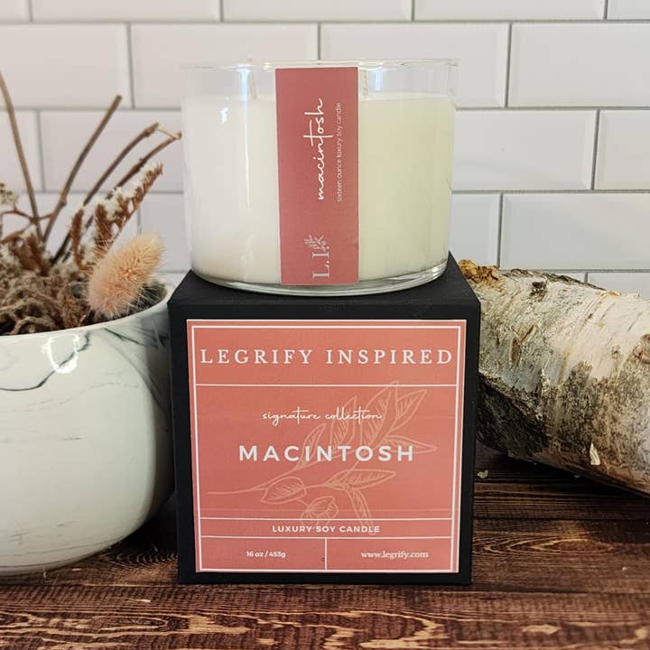Candela di soia Macintosh Classic Glass a 2 stoppini per la vendita all'ingrosso da parte di Legrify Inspired Luxury Candles & Home Fragrance