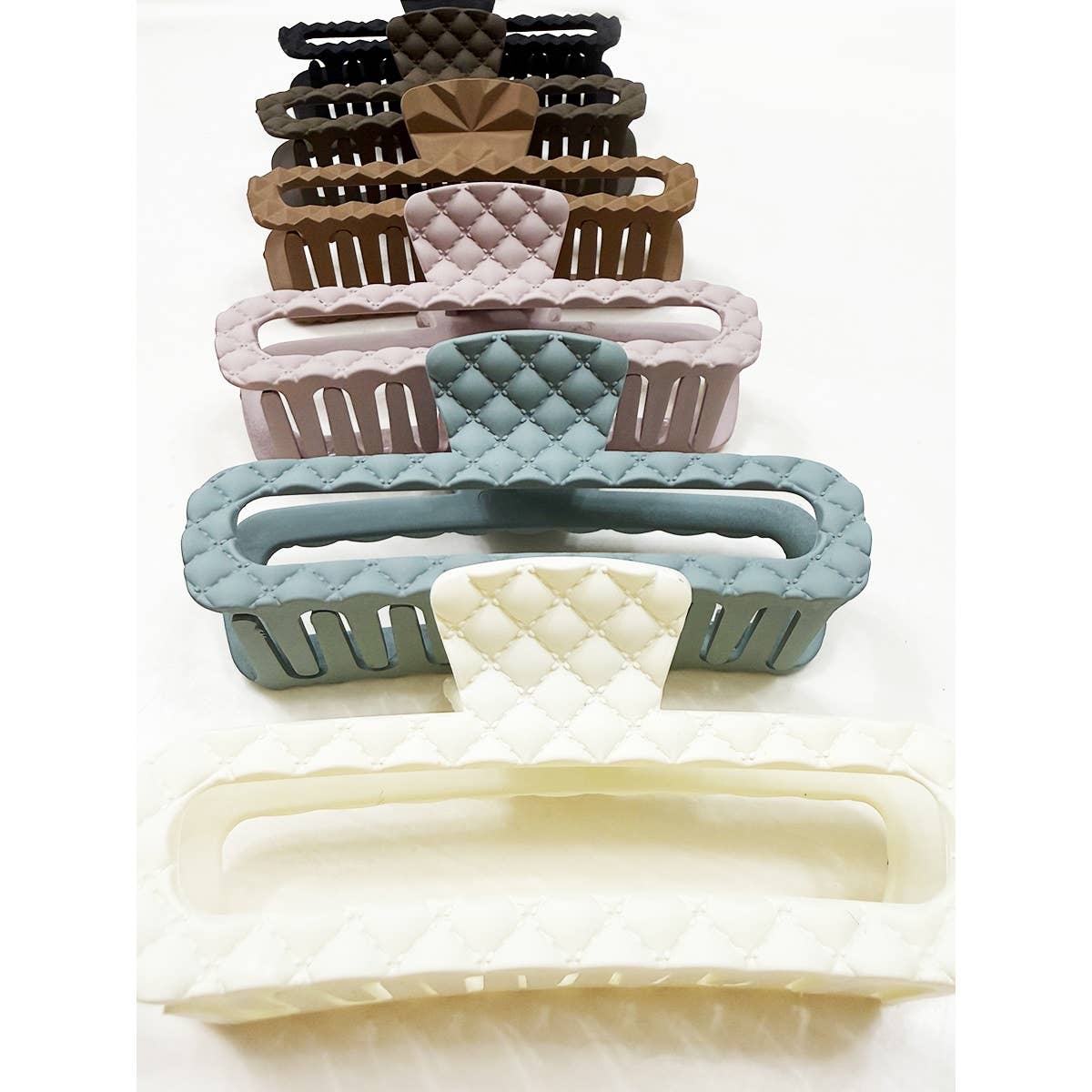 MIX COLOR Embossed Jumbo Hair Claw for wholesale on Faire7