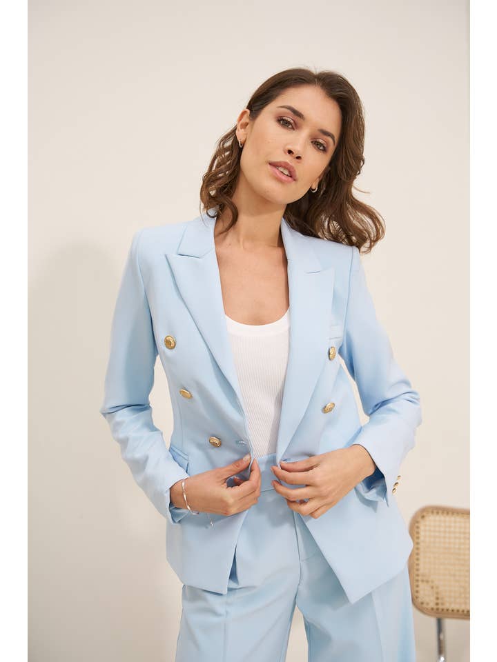 Attentif Paris – Großhandel Blazer – Damen – Attentif Paris zeitloser taillierter Blazer mit doppelreihigem Goldknopfmuster59