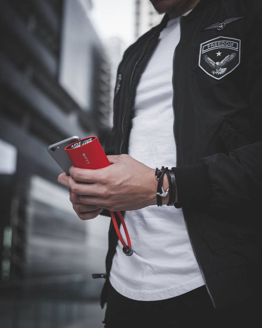 NIFTY Electronics – wholesale Bärbar laddare – Nifty bärbar laddare 6800 mAh – svart12