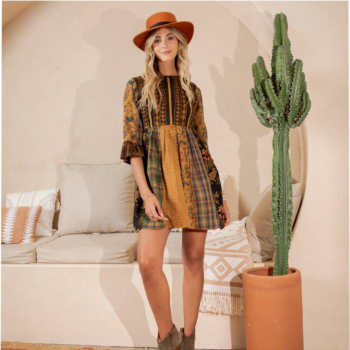 Bohemio Rústico: Vestido Mini de Parche con Corte en A y Vuelo para venta al por mayor de Young Threads