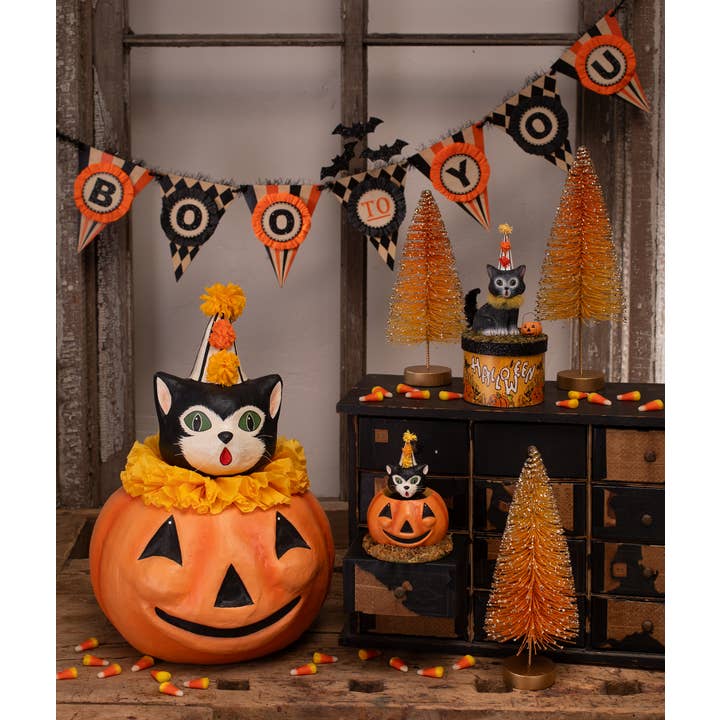 Bethany Lowe Designs - Wholesale Decorative Figurine - Cecil's Hang Out