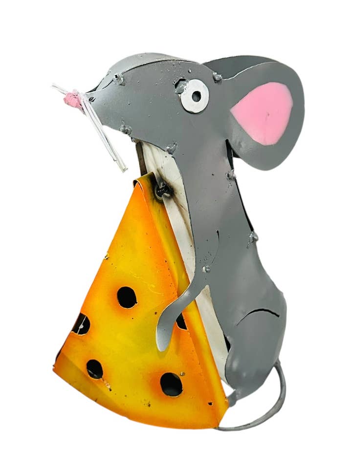 34-852 - Souris tenant du fromage, art en métal recyclé - 10,07 pour la vente par Rustic Farm