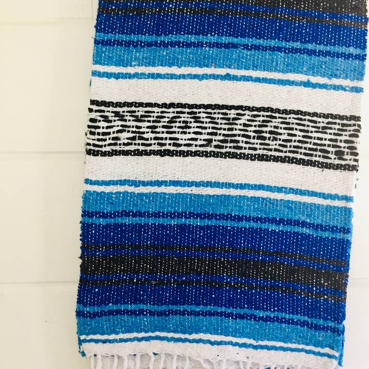 Couverture de plage Ocean Dreams l Mexicain pour la vente par Mahalo Market