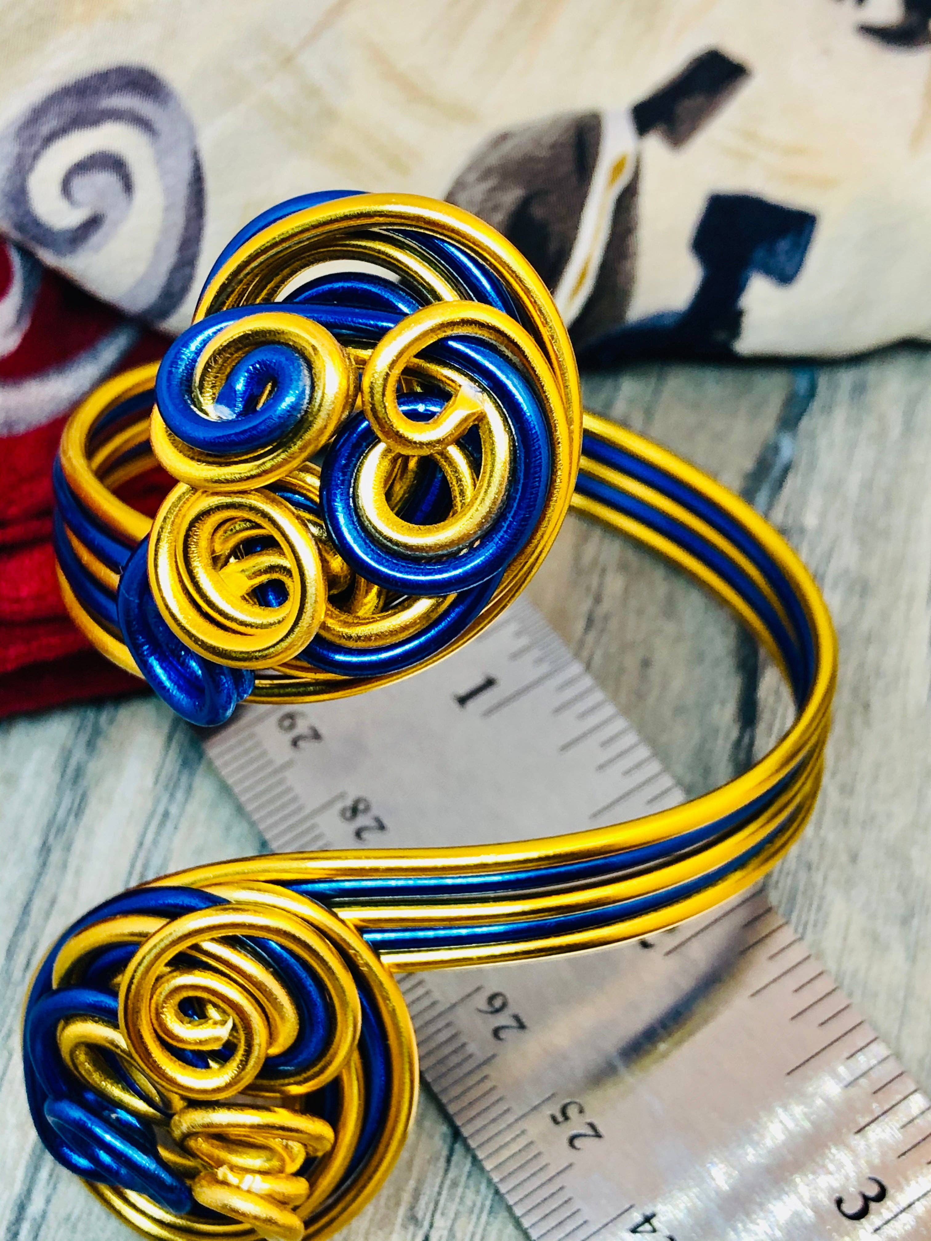 Jewelry With Me – Großhandel Manschettenarmband – Sigma Gamma Rho Blau und Gold Armreif1