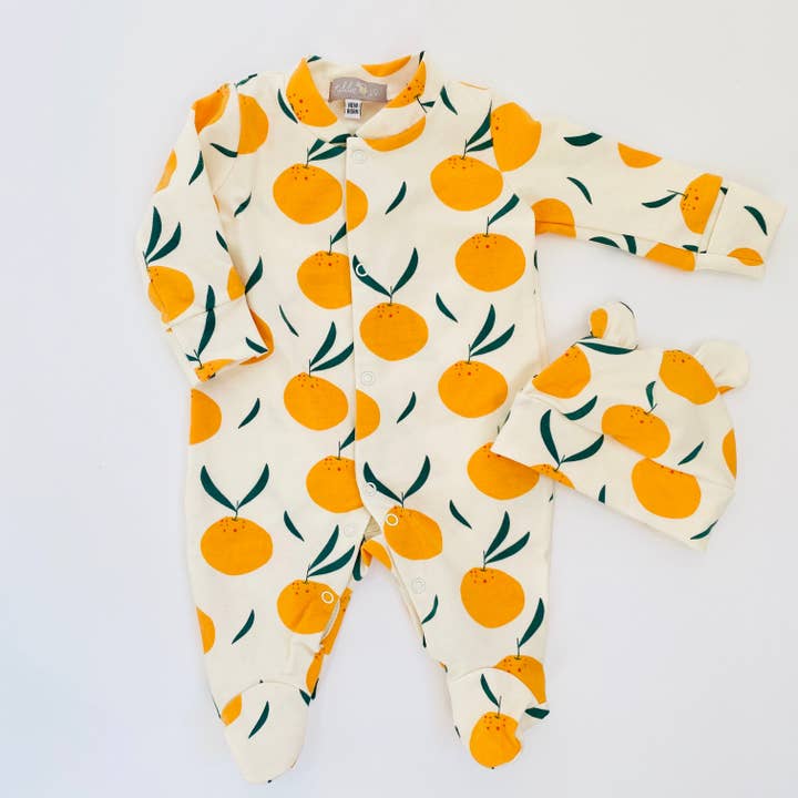 Eddie & Bee - Vente Grenouillère – bébé - Pyjama pour bébé Eddie & Bee en coton biologique avec imprimé crème « Clementine Grove ».1