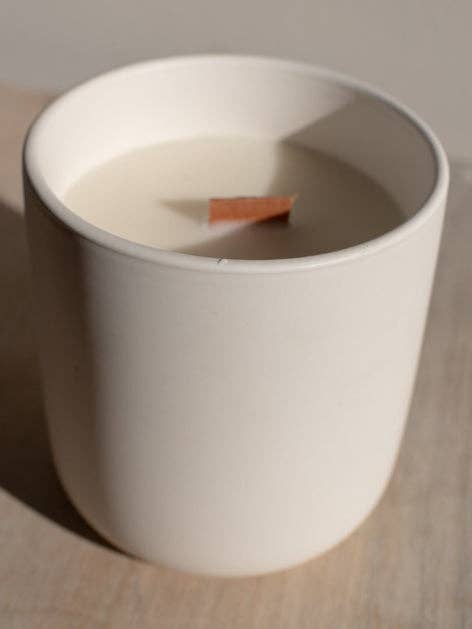 Villa Beach White Ceramica per la vendita all'ingrosso da parte di HandCrafted Candles ab