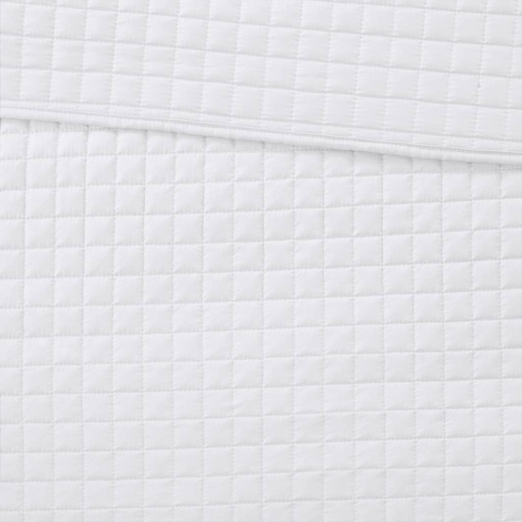 Olliix - Wholesale Bedding Set - Checkered Quilted 3-Piece Reversible Coverlet Set, White4
