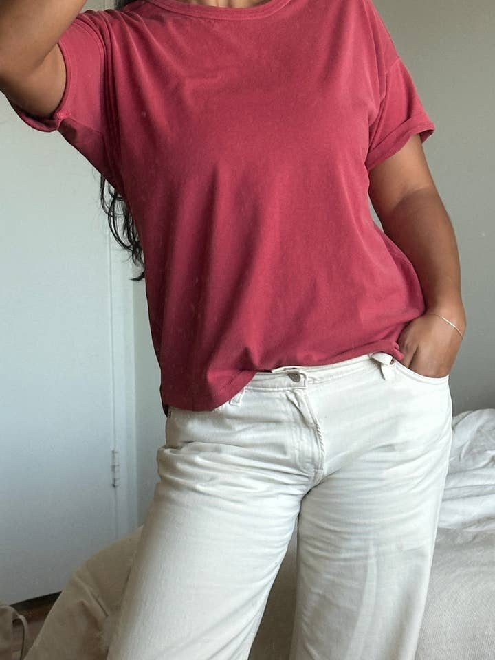 Her Tee (2S-2M-1L) for wholesale by Le Bon Shoppe