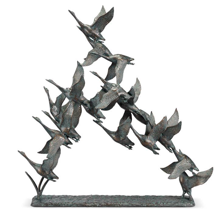Sculpture d'une volée de canards pour la vente par SPI Home